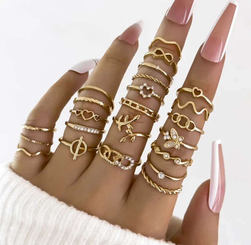 Sada trendy prstenů pro ženy | stylové minimalistické prsteny