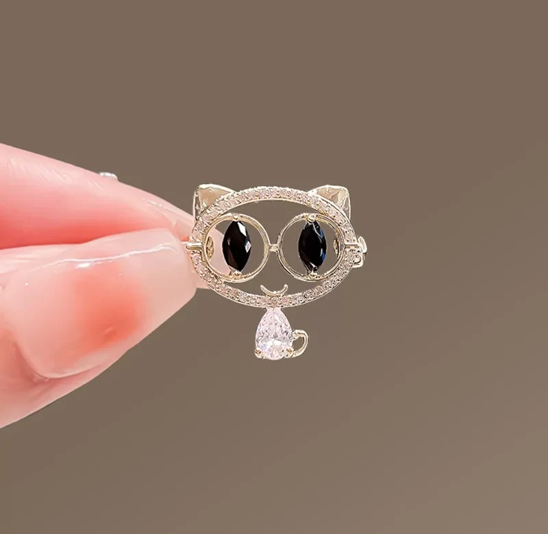 Brož zirkonová mini | ozdoba na sako