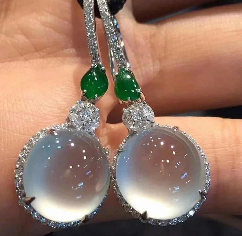 Luxusní visací náušnice s měsíčním zeleným kamenem | elegantní šperky 2 ks