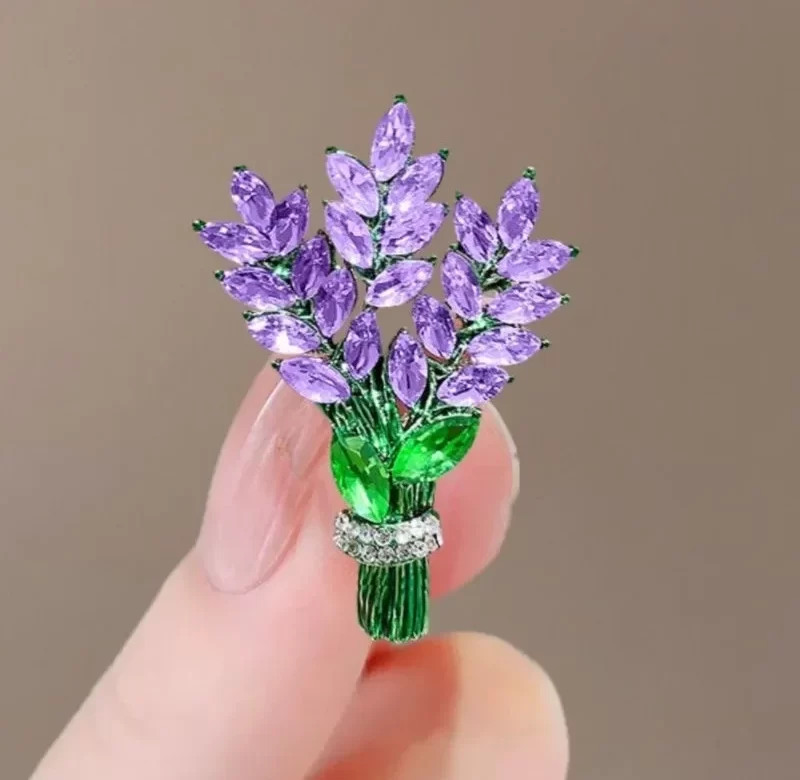 Luxusní brož s kamínky | Elegantní šperk s květinovým či zvířecím motivem