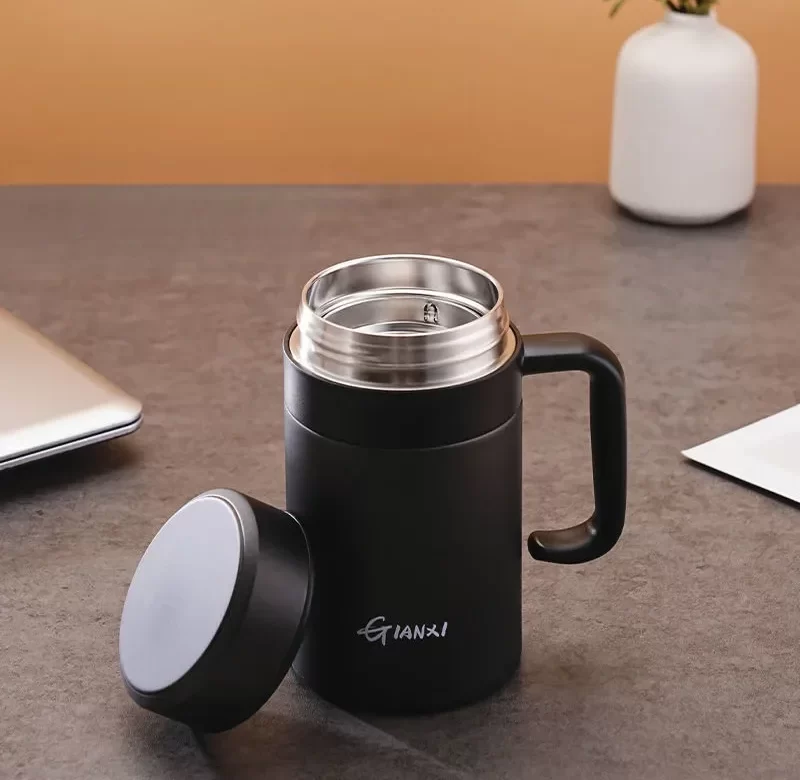 Nerezová termoska se sítkem | Cestovní nádobí