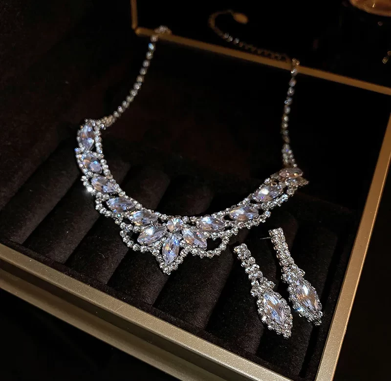 Náušnice a náhrdelník pro svatbu | set šperků, svatební šperky