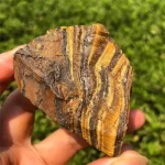 Tygří oko surový minerál | minerální kámen 1 ks