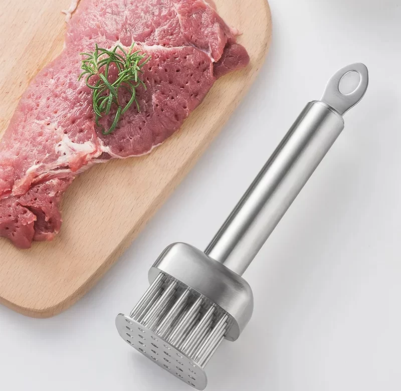 Nerezový tenderizér na maso pro šťavnaté steaky | kuchyňské náčiní, nástroj na maso