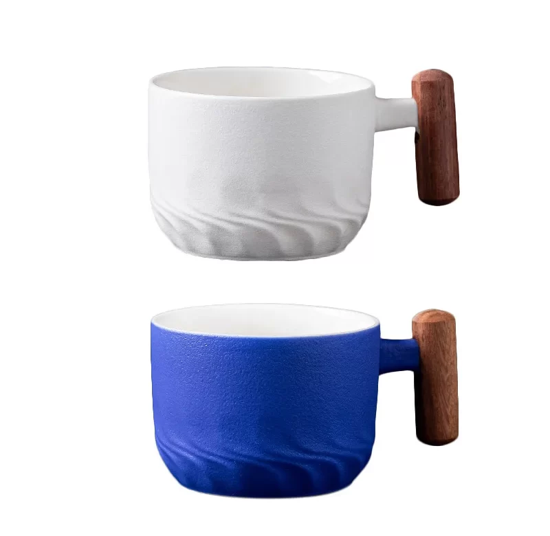 Keramický hrnek s dřevěným uchem | Retro hrnek, kuchyňské vybavení