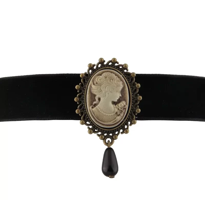 Gothic retro černý sametový choker s přívěskem | dámský šperk