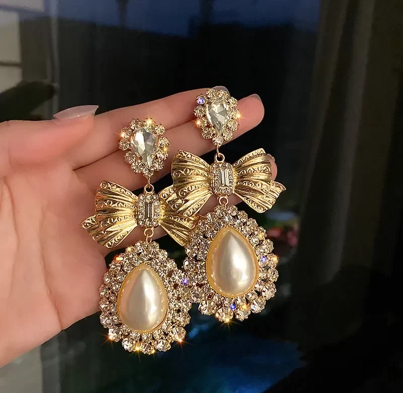 Vintage zlaté visací náušnice s perlou | dámské šperky, elegantní náušnice