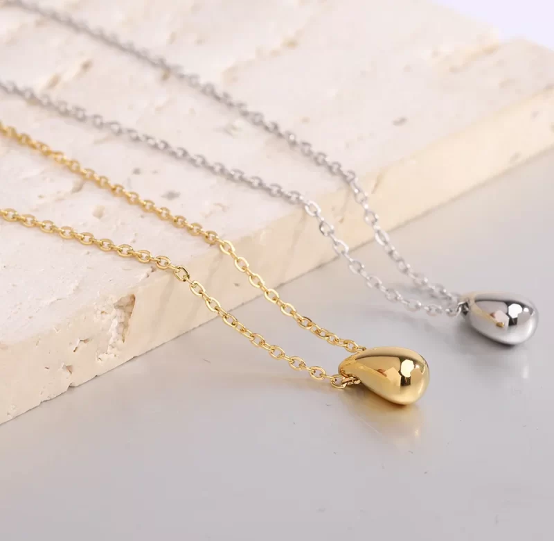 Skyrim ocelový přívěsek kapka na řetízku | náhrdelník