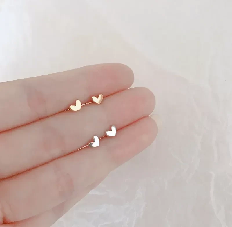 Jemné náušnice s motivem srdce pro ženy | náušnice, šperky