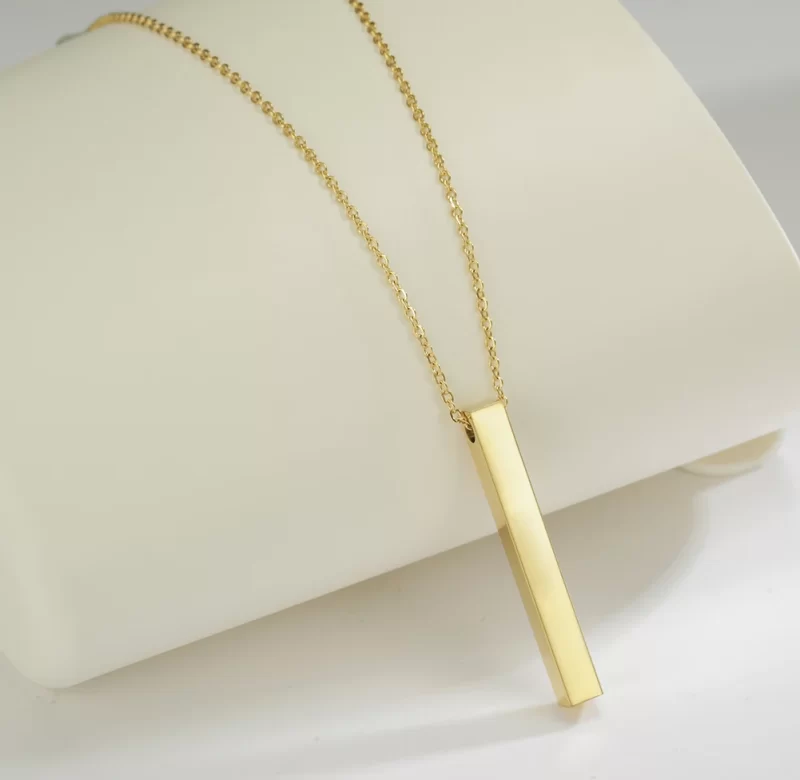 Náhrdelník s ocelovým přívěskem | šperky