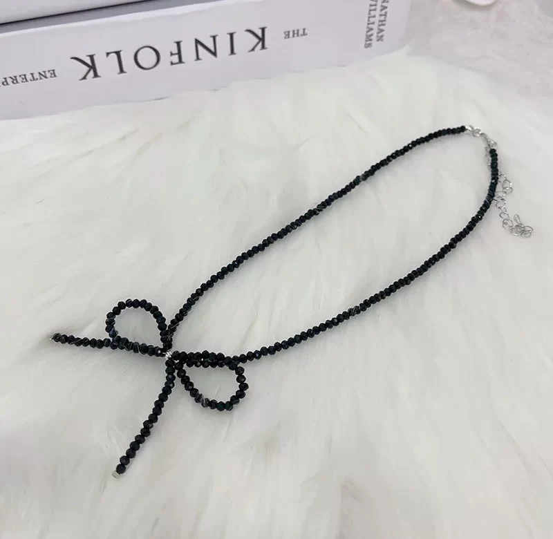 Elegantní černý korálkový náhrdelník | stylový šperk