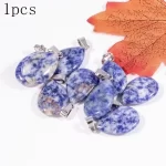 Přírodní modrá bílá