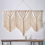 Makramé boho závěs s dřevěnou tyčí pro svatební výzdobu | závěsná dekorace, boho tapiserie