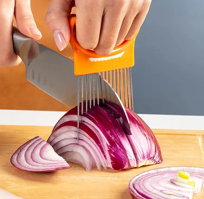 Kráječ cibule bez námahy a bez slz | kráječ cibule, kuchyňský držák