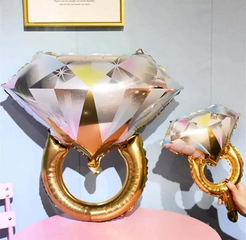 Balónek tvar diamant a prsten | dekorace