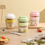 Svačinový kelímek s víčkem a lžičkou pro jogurt a ovoce | svačinový box, nádoba na jídlo