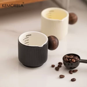Keramický hrnek s ouškem a ryskami pro espresso | keramický hrnek, espresso hrnek