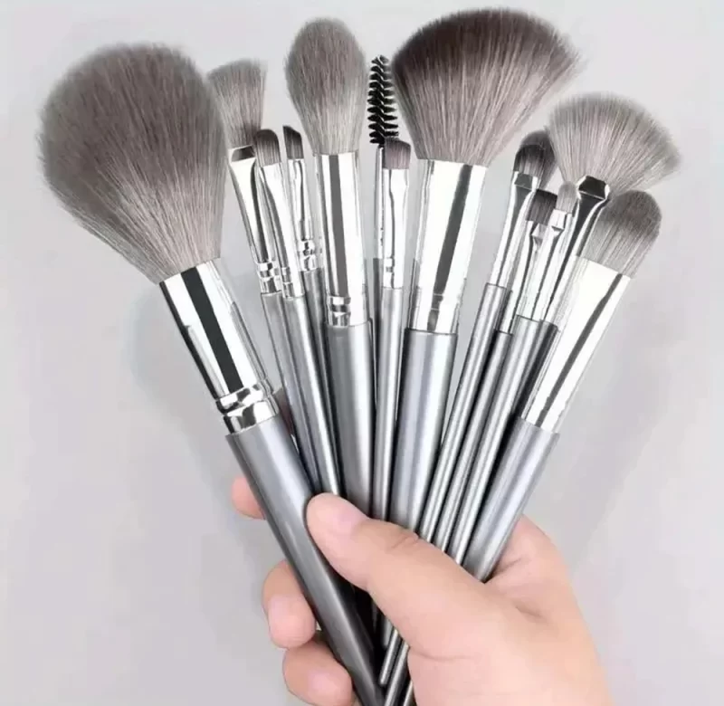 Stříbrná sada štětců pro dokonalý makeup | sada štětců, kosmetické štětce