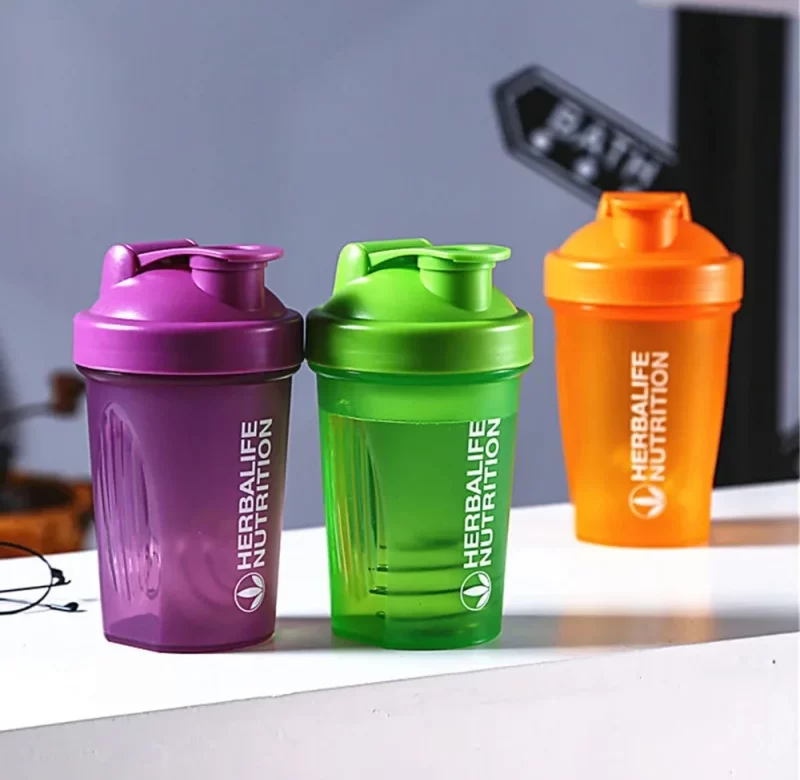 Sportovní šejkr 400 ml na protein s víkem proti úniku | fitness láhev, šejkr láhev