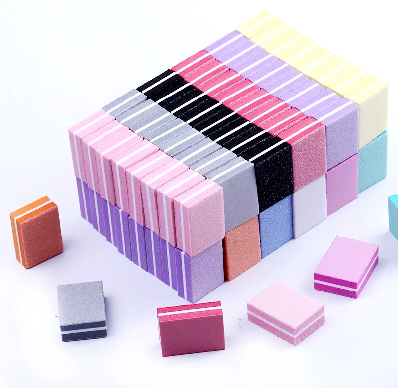 50 ks Barevné mini pilníky na nehty do kabelky | pilník, houbička