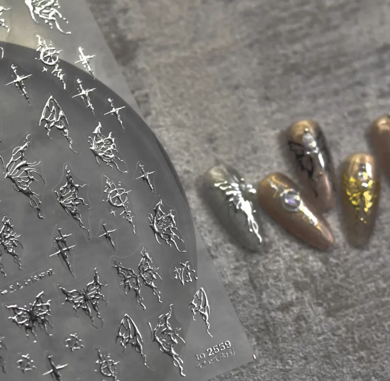 Zlaté a stříbrné samolepky na nehty | samolepky, dekorace