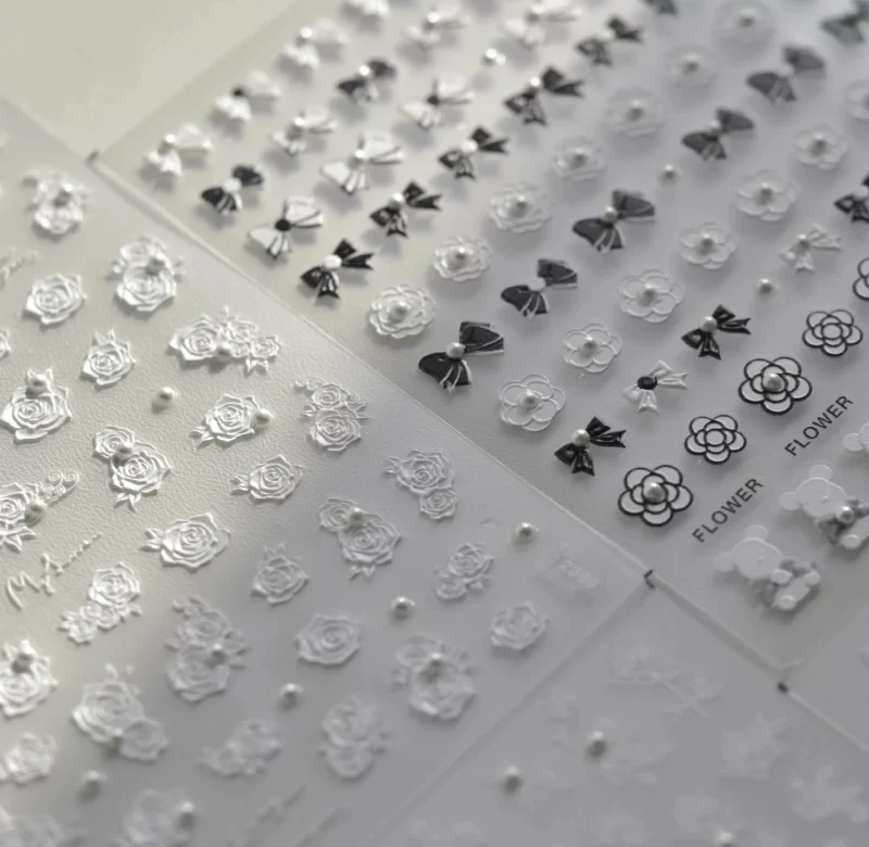 Bílo černé samolepky s 3D ozdobami na nehty | ozdoby na nehty, dekorace