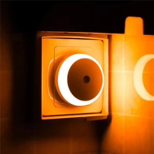 Noční chytré led světlo se senzorem do zásuvky | osvětlení
