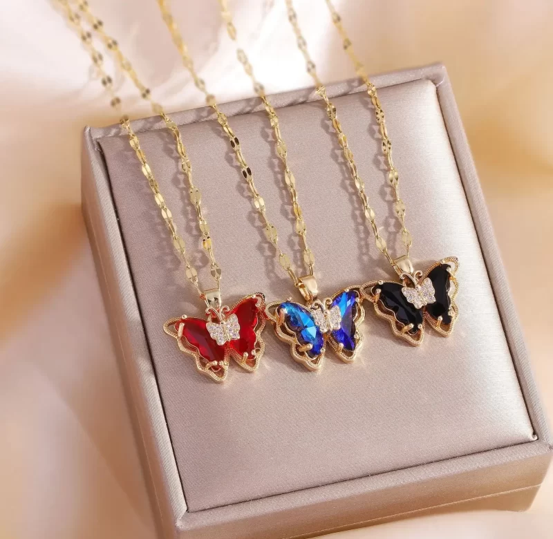 Elegantní motýlí náhrdelník se zirkony | náhrdelník, šperk