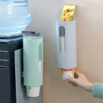 Nástěnný držák na plastové kelímky | držák, zásobník