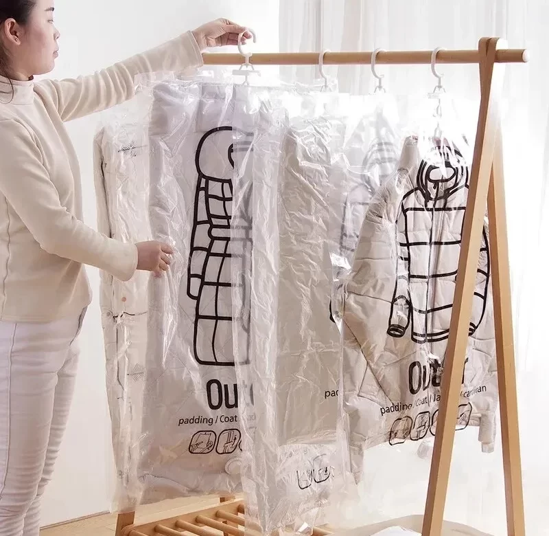 Transparentní závěsný vakuový pytel na oblečení | vakuové pytle, úložné vaky