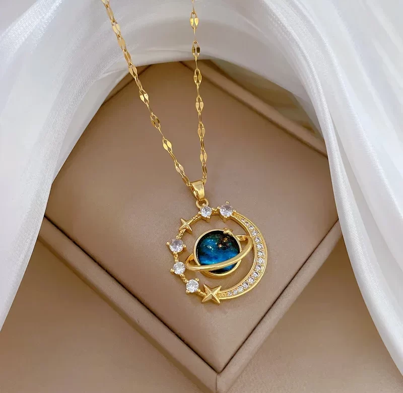 Náhrdelník s motivem planet hvězd a slunce | náhrdelník řetízek