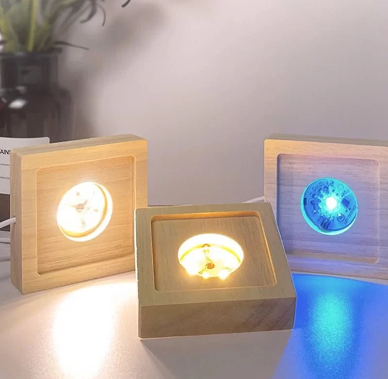Stojan na lampu s dřevěným podstavcem a USB napájením | držák světla 1 ks
