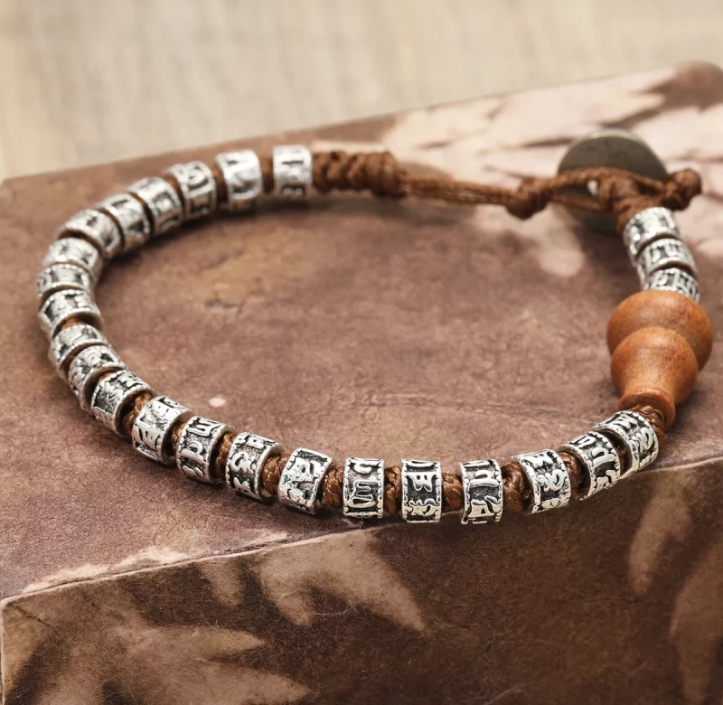 Tibetský ručně pletený náramek štěstí | ochranný šperk, etnický doplněk