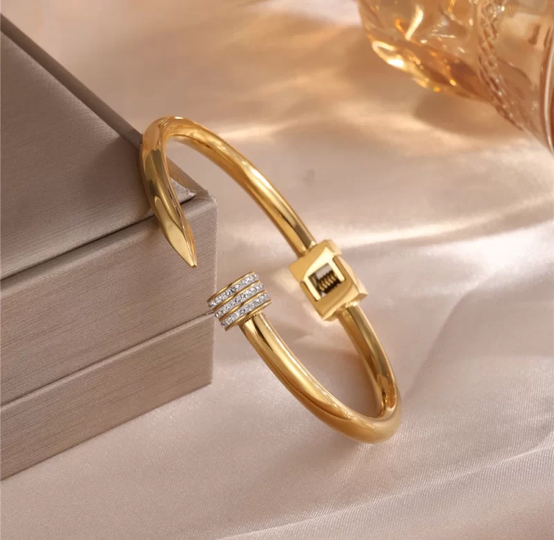 Elegantní otevřený ocelový náramek | dámský šperk, módní doplněk