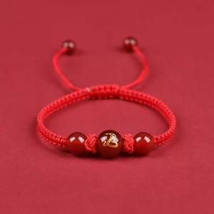 Červený náramek štěstí s uzly | dámské doplňky