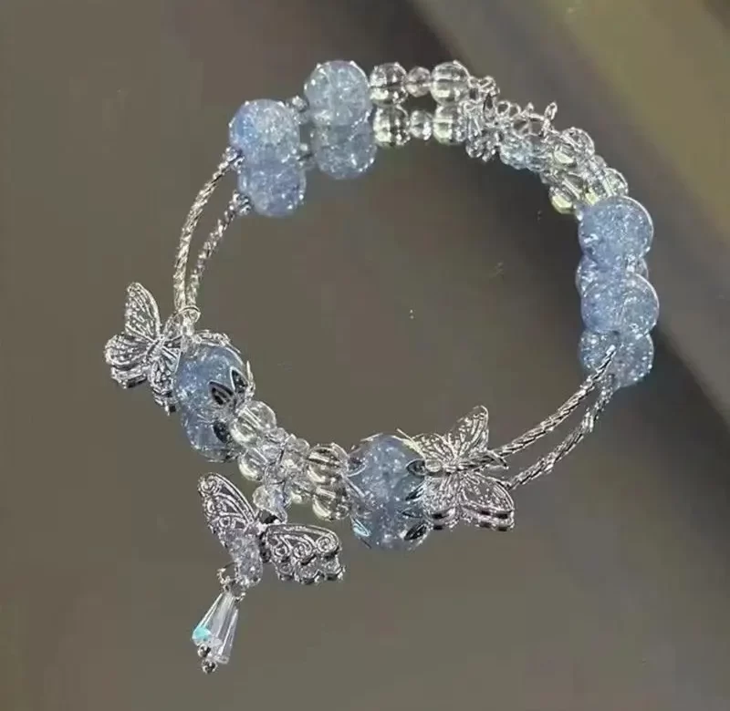 Elegantní korálkový náramek s motýlkem | módní doplněk