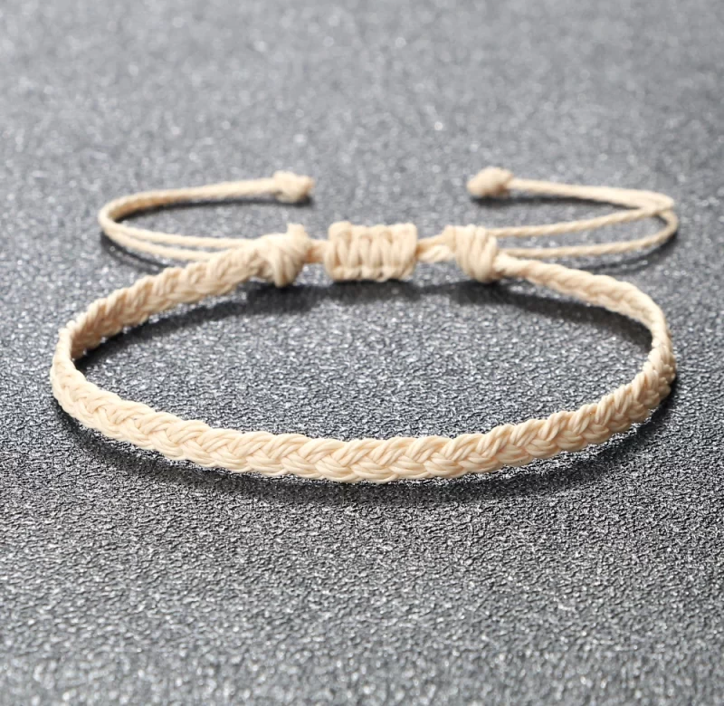 Ručně pletený barevný šňůrkový náramek na ruku | šperk