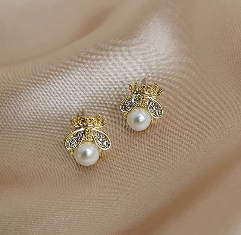 Perlové módní náušnice včelka | elegantní doplňky 2 ks