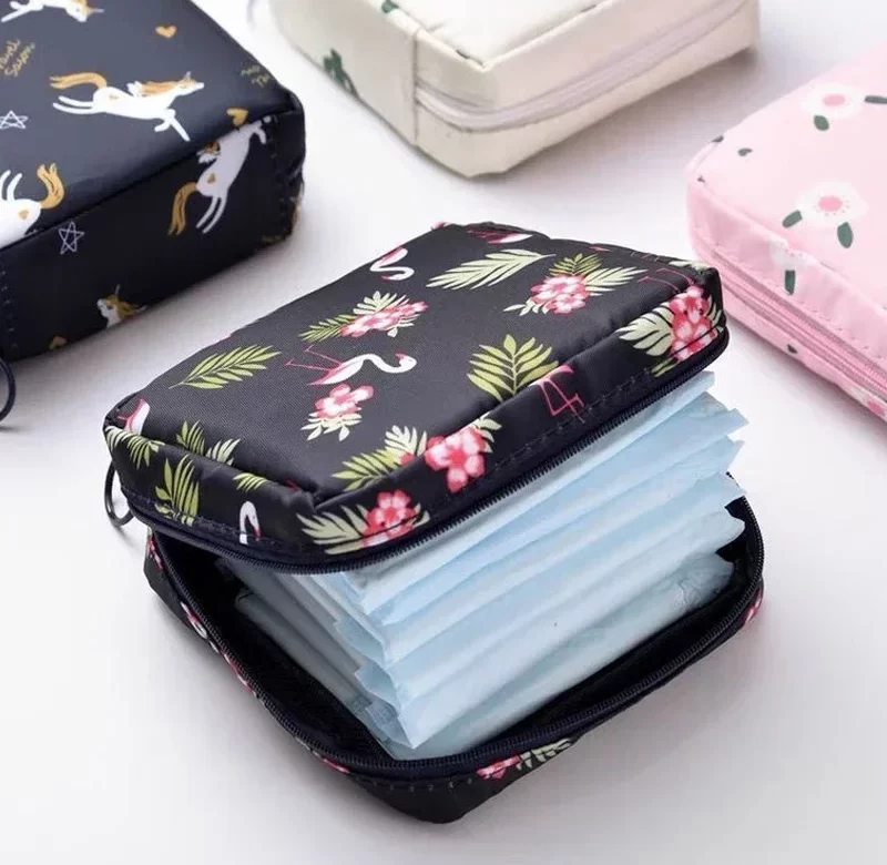 Praktická taštička na tampony a vložky | kosmetická taštička, cestovní organizér