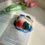 Barevný plyšový sáček na sluchátka