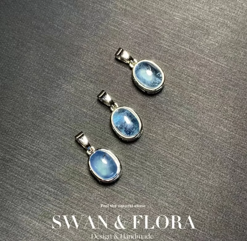 Modrý ručně vyrobený náhrdelník s kamenem | přívěsek, šperk