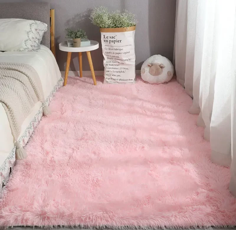 Hebký koberec k posteli 40×60 cm | koberec, dekorace