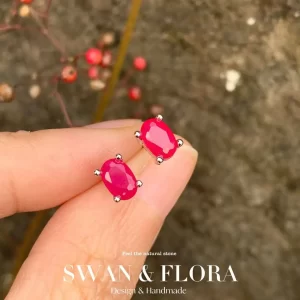 Stříbrné náušnice s přírodním rubínem | dámské šperky, jemné náušnice