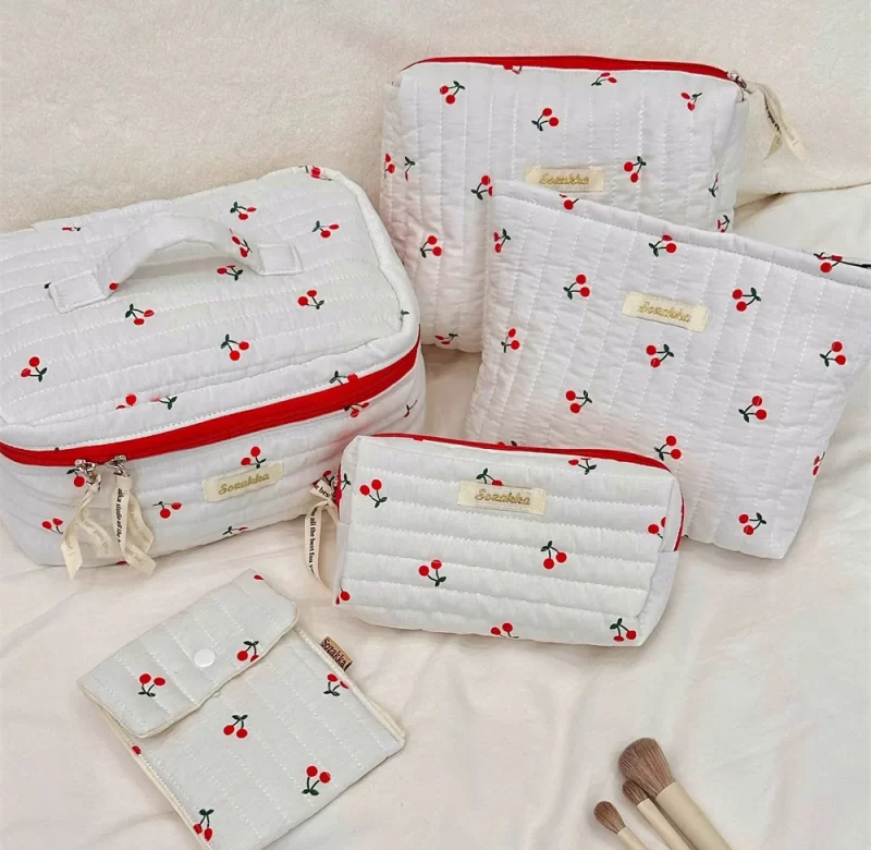 Retro třešňová taštička na makeup | kosmetická taštička, dámská taška