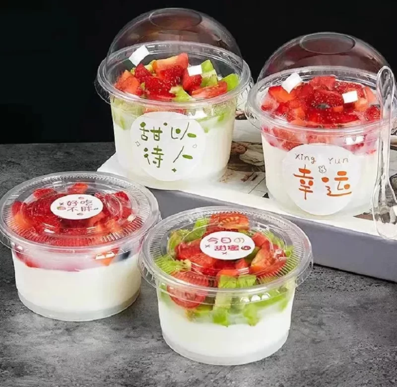 Plastový kelímek 250ml s víčkem | nádobí