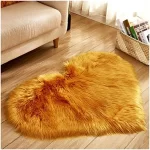 Plyšový koberec ve tvaru srdce | bytové doplňky