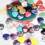 Srdcový přírodní kámen lásky | dekorace