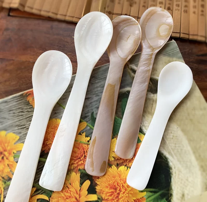 Přírodní perleťová dezertní lžička 9-13cm | nádobí