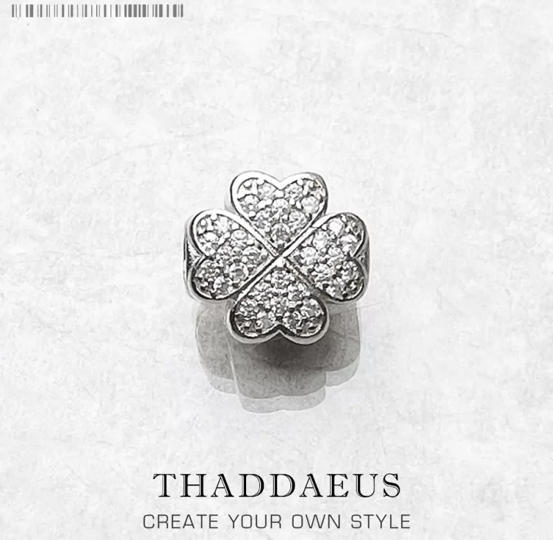 Stříbrný přívěsek bílý kámen a jetel | šperk