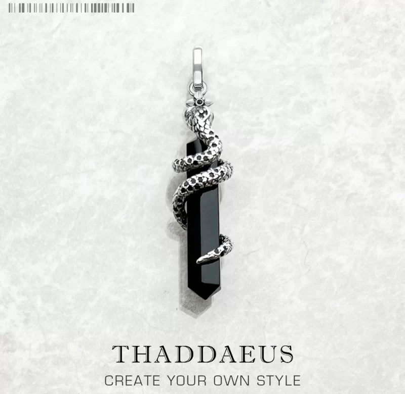 Stříbrný přívěsek had s onyxem | šperk